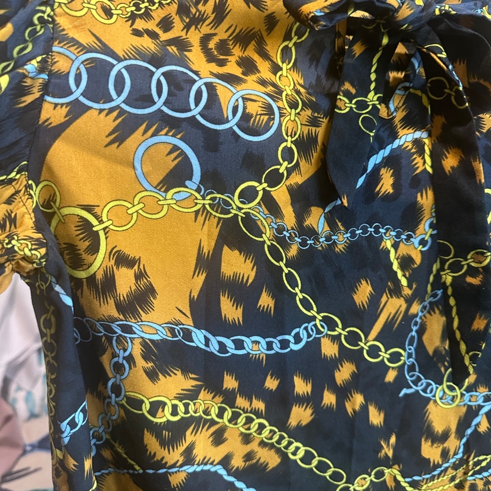 Baroque Chain Print Poet Sleeve Tie-Neck Blouse | SHEIN XL - Picture 6 of 10